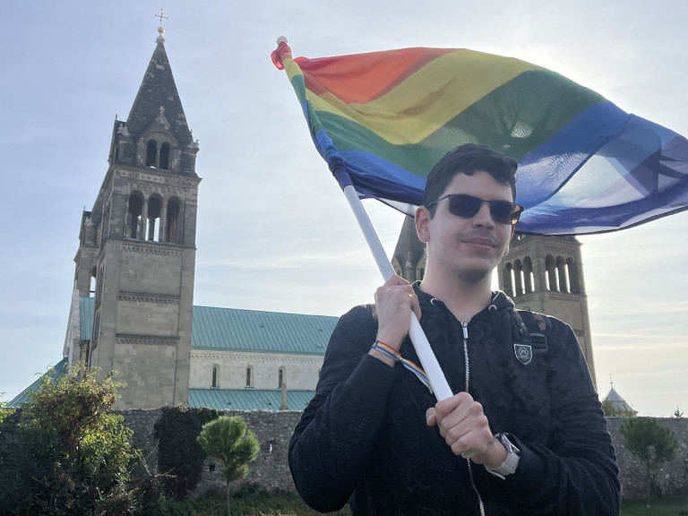  Sok szín, vidám menet – ilyen volt a Pécsi Pride – FOTÓK