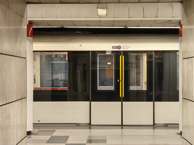 Gázszag van a 2-es metró egész vonalán