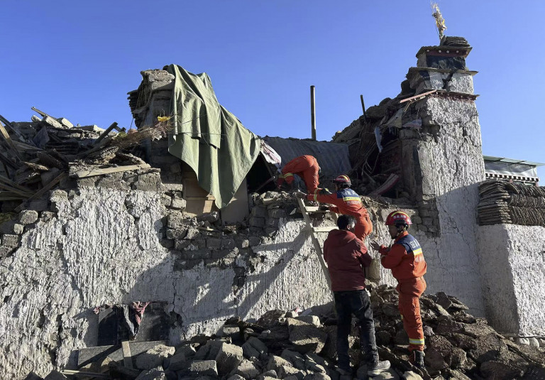 Földrengés volt Tibetben, több mint 120 ember meghalt