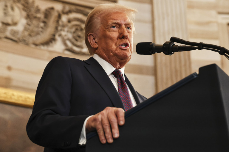 Trump leváltotta a hadsereg három vezetőjét