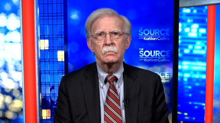 John Bolton: Trump gyakorlatilag megadta magát Putyinnak