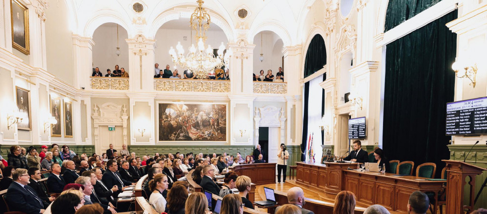 Taps, fújolás mellett készült Győr költségvetése