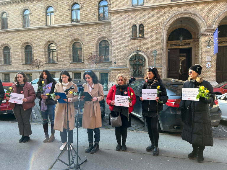 Átadták a Fővárosi Törvényszéknek a lúgos orvos szabadon engedése ellen tiltakozók petícióját