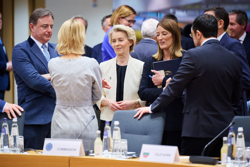 Participation de Ursula von der Leyen, présidente de la Commission européenne, à la réunion extraordinaire du Conseil européen	