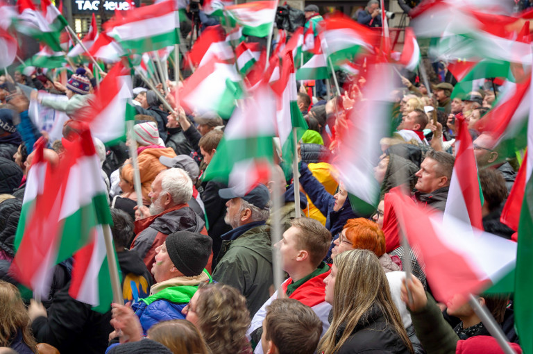 Publicus: Csökkent a Fidesz támogatottsága, tovább nőtt a Tisza Párt előnye