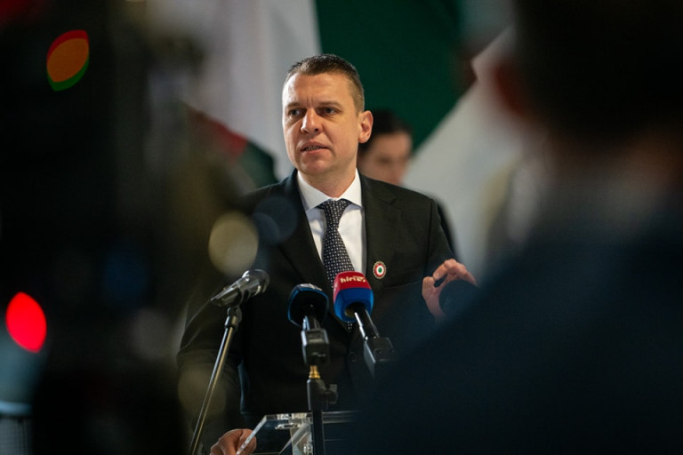 Magyar és Gyurcsány után a Fidesz és a KDNP politikusai is nyakukba veszik az országot