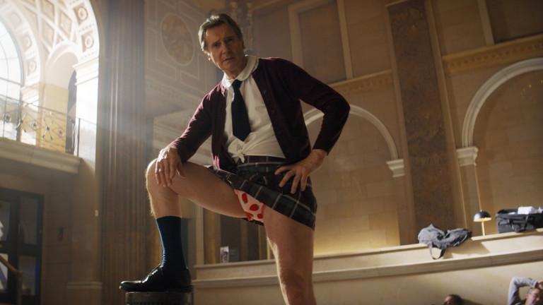 Az új Csupasz pisztolyban Liam Neeson csinál hülyét magából