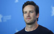 Hollywoodban csak egy sötét lovag maradhat, és az nem Armie Hammer