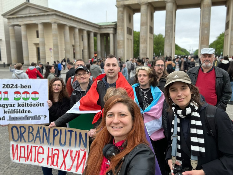 Berlinben tüntettek az árulózó Töll László ellen