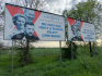 Kettesével rakják ki a kormány óriásplakátjait