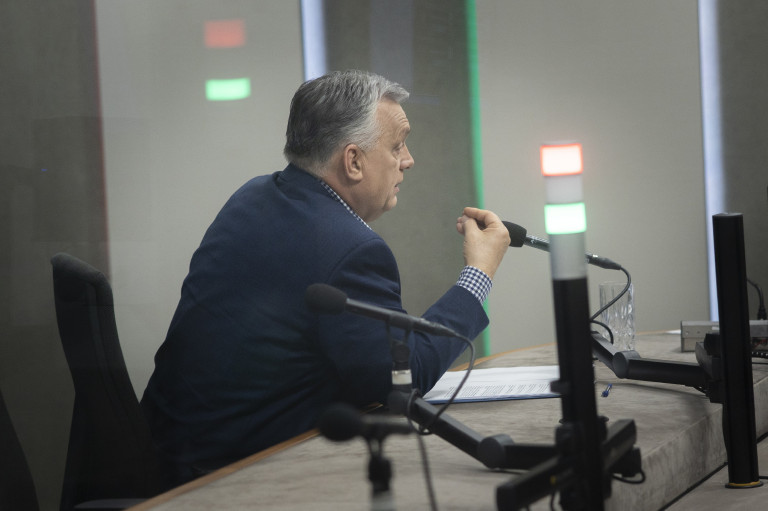Orbán megint látja, amit rajta kívül senki