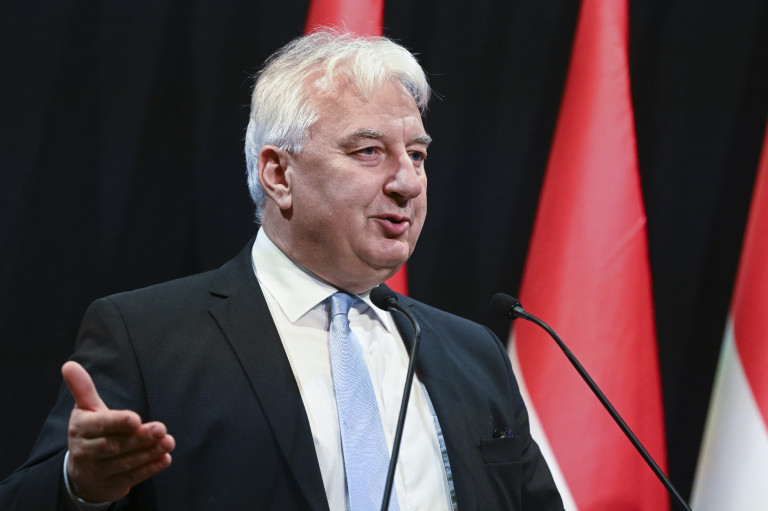 Semjén Zsolt bukszája