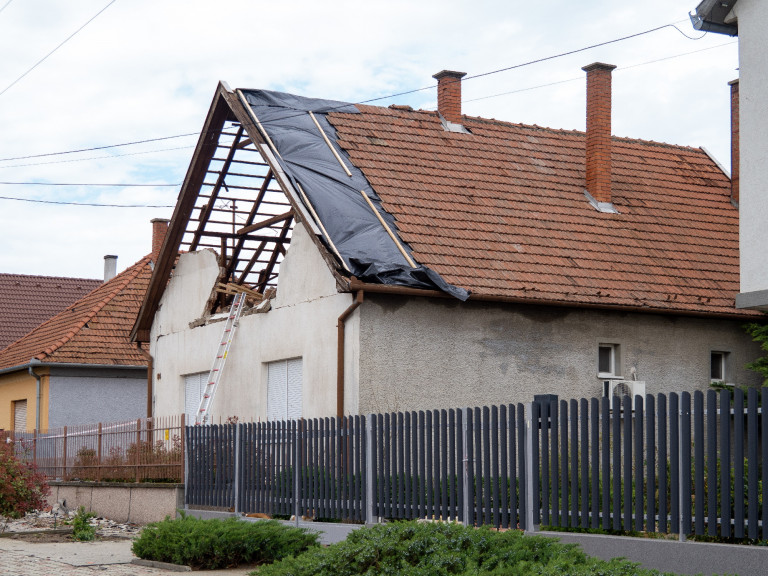 HungaroMet: Klasszikus tornádó csapott le Soltvadkertre nagypénteken