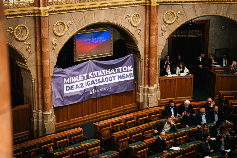 Újabb 11 millió forintra büntette Kövér László a Momentum képviselőjét