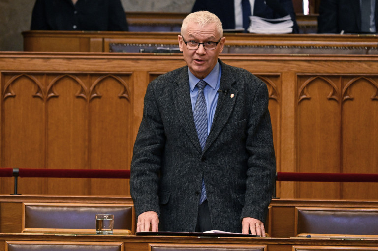 Bárki is lesz Polt Péter utódja, az ő 