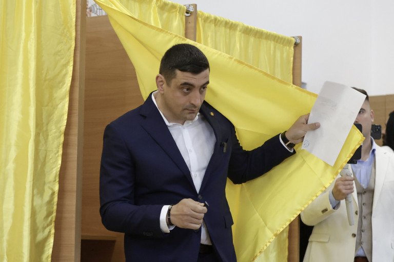 Romániai elnökválasztás: az alkotmányos demokrácia és a diktatúra felé tartó, fasisztoid rendszer küzd egymással