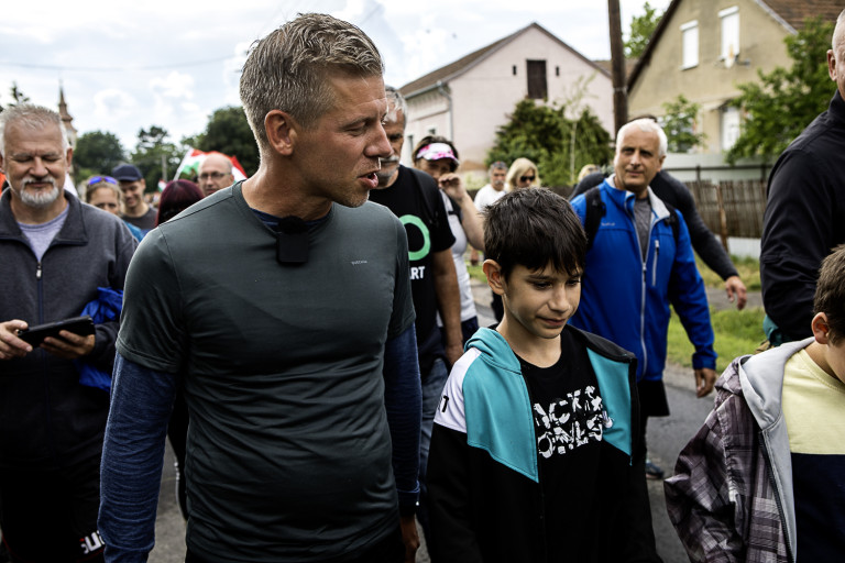 Magyar Péter menete: nemcsak a magyar kisebbséghez, de az itthoni szegényekhez is szól