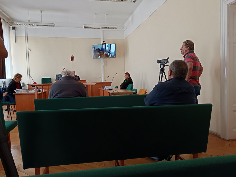 Felfüggesztett fogházra ítélték a gyilkos kutyák gazdáját