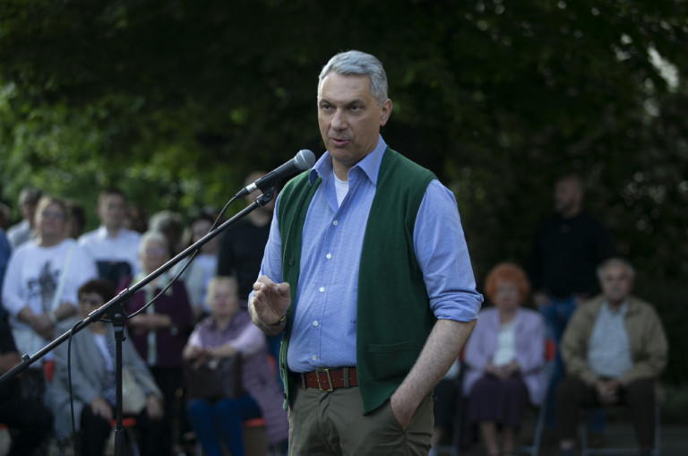 Hiába próbáljátok elrejteni a valóságot, János, már mindenki tudja