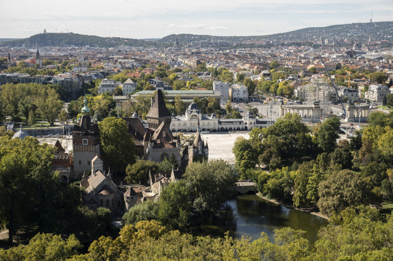 A magyar kormány rendszert csinál abból, hogy jelentős múzeumokat zárat be Budapesten