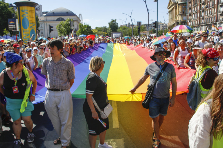 Budapest Pride: új útvonalon, lépésben halad a valószínűleg eddigi legnagyobb felvonulás