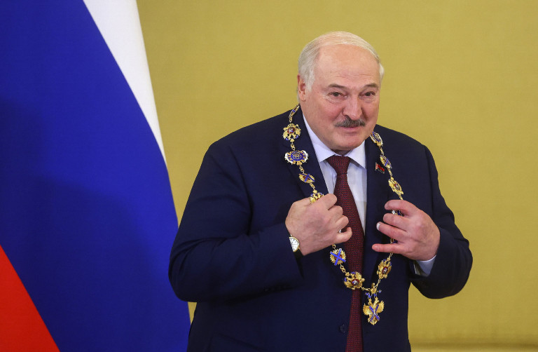 Lukasenka újra a Nyugat felé nyitna, de az sem biztos, tud-e bármit kínálni
