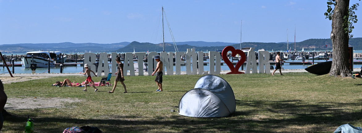 Balatonföldvári „idill”: íme az ország egyetlen strandkikötője