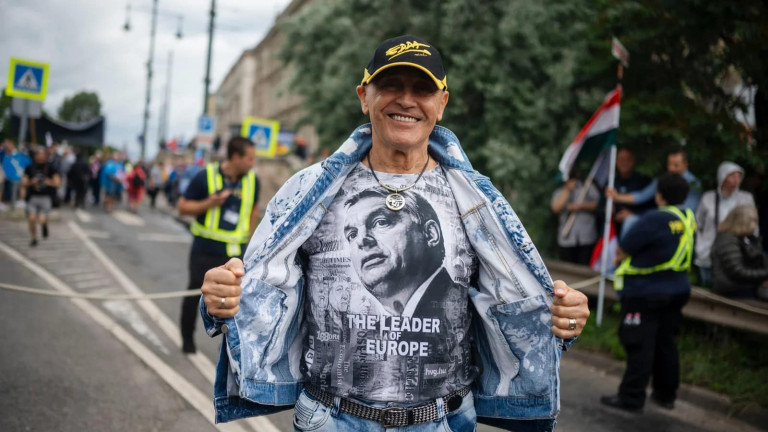 Tekinthető-e személyi kultusznak, ami Orbán Viktor körül van?