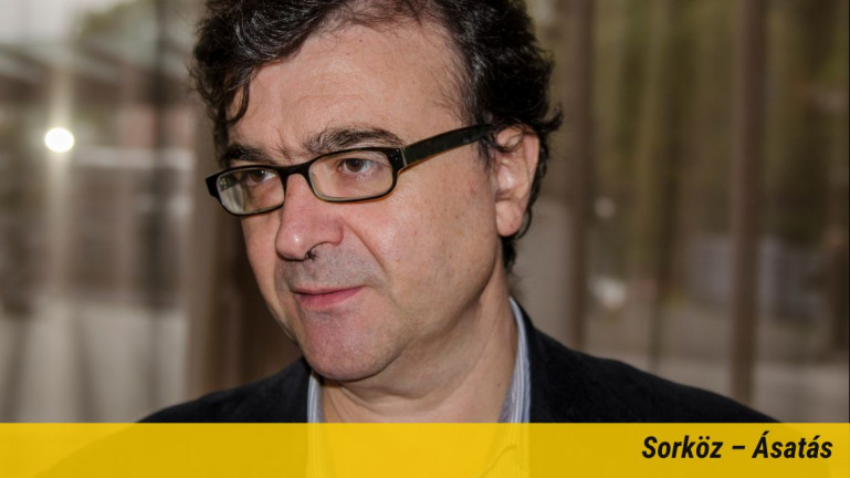 „Inkább a méltóságról szól” – beszélgetés Javier Cercas íróval