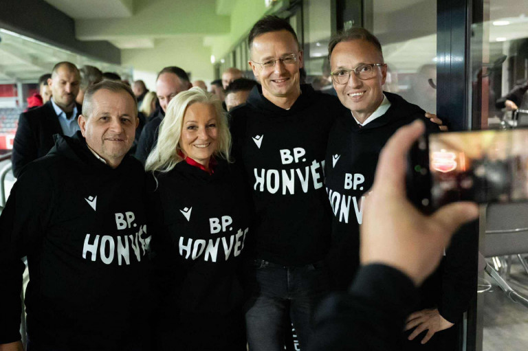 Szijjártó egy alig létező ázsiai céggel karöltve lenne a Honvéd megmentője