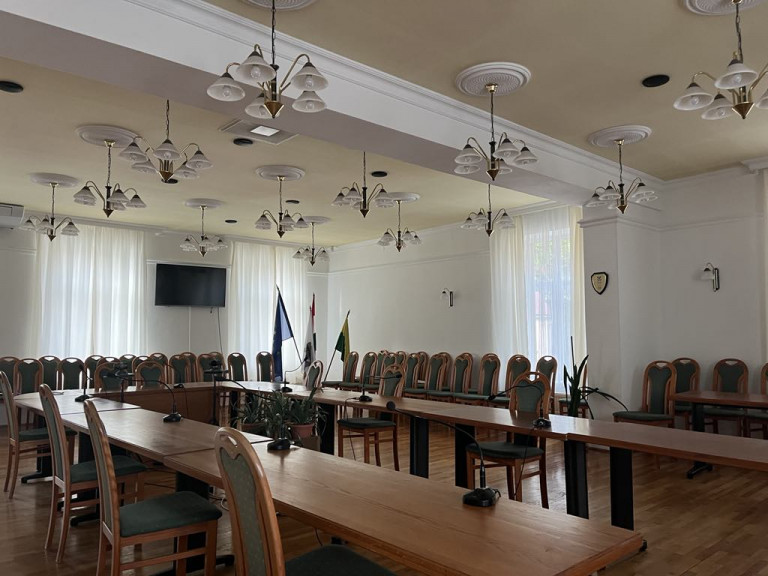 Minden jelölt független a decemberi tabi választáson