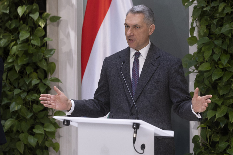 Aki sohasem magától megy valahova – Lázár, a tipikus pártkatona