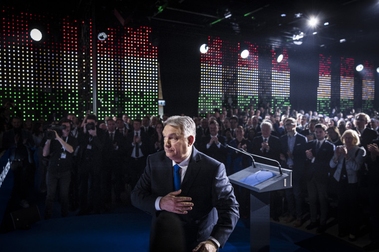 Orbán Viktor, mint a háború egyik kutyája