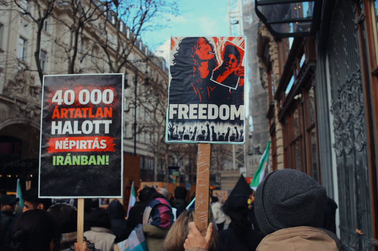 „Ez a háború 47 éve tart” – egy iráni az iszlám rezsim lefejezéséről