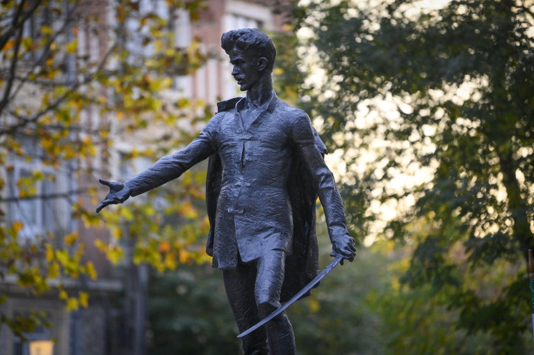 Aranyt dühítette a Petőfi-kisajátítási verseny, Jókai részt vett benne