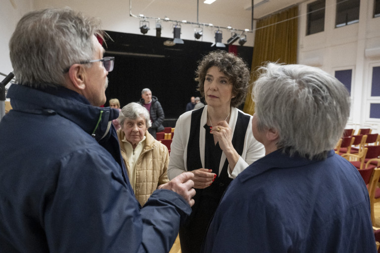 Ostorral próbálkozott a DK, nem vált be