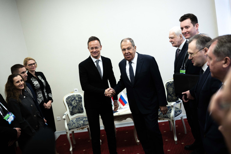 Mit mutat meg a Szijjártó-Lavrov-telefonbeszélgetés a függelmi viszonyon túl?