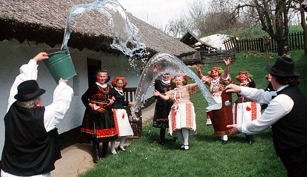 Húsvét hétfő: A locsolkodás stációi