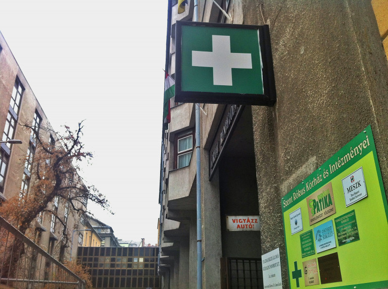 A spórolás miatt költöznie kell a Semmelweis Egyetem egyes klinikai részlegeinek