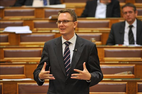 Rétvári: 440 gyermekotthonban indult vizsgálat