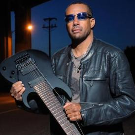 Tony MacAlpine a Club 202-ben