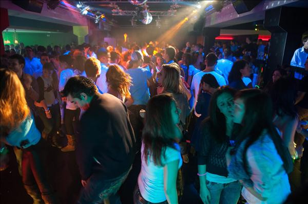 Itt a rendelet: így lazít a kormány az ötmillió beoltott után