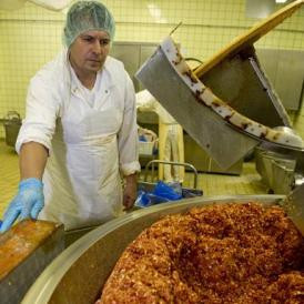 Kisebbségi tulajdonos lehet az állam a húskombinátban