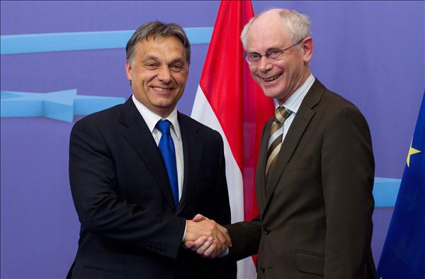 Műmosoly-tanfolyam. A másik: Herman Van Rompuy, az Európai Tanács elnöke