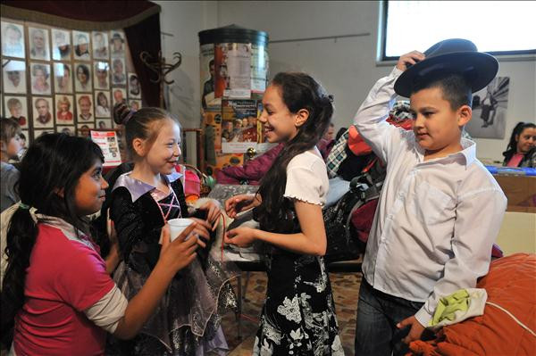 Az intézményi rasszizmus is oka lehet a szegregált oktatásnak, nemcsak a szegénység