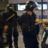Ütötték-verték a rendőrök az előállítottak rokonait