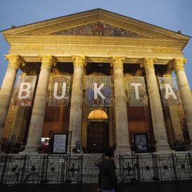  Be is zárhatták volna