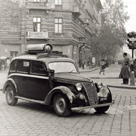 A taxizás hőskora - Felirat a szélvédőn