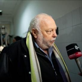 Andrew G. Vajna pénzt oszt