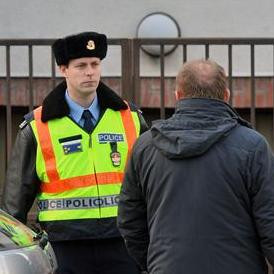 Borotváltan, nappal – Egy igazoltatásról